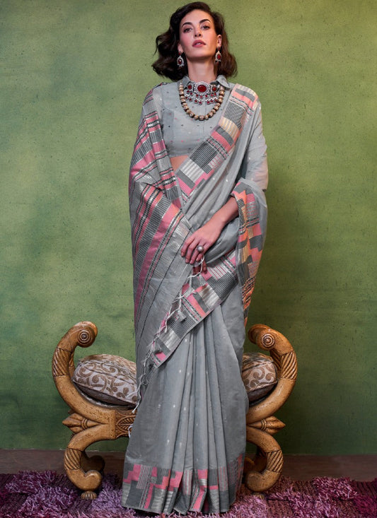 Gray Silk Handwoven Saree With Collar Blouse