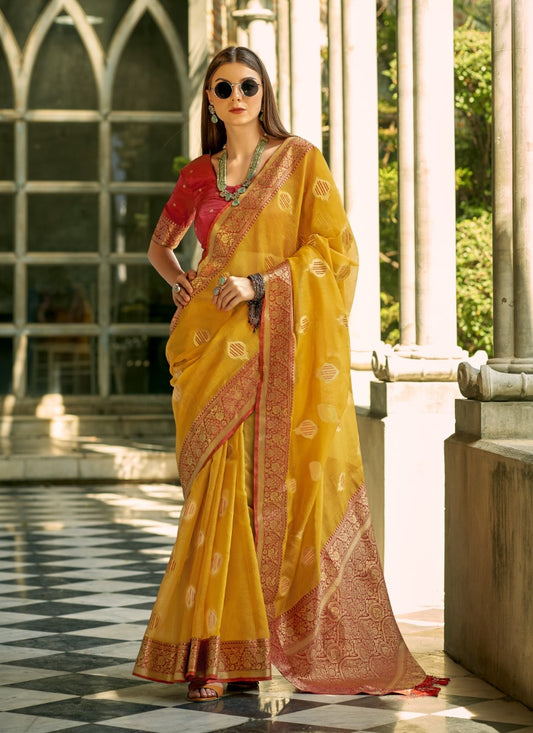 Yellow Silk Saree With Weaving Work & Contrast Border