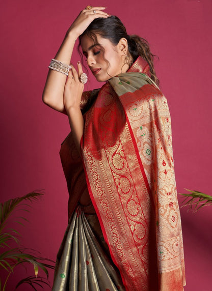 Gray Kanjivaram Silk Saree With Contrast Border