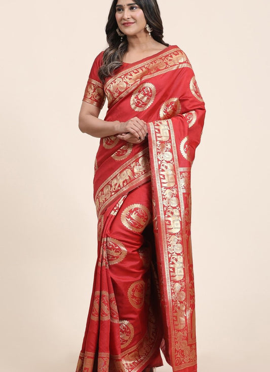 Red Banasari Silk Saree With Rich Embroidered Pallu